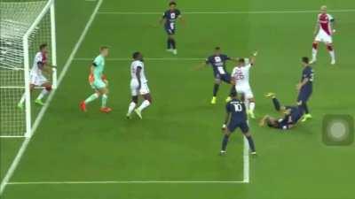 Bicycle kick attempt by Sergio Ramos against AS Monaco