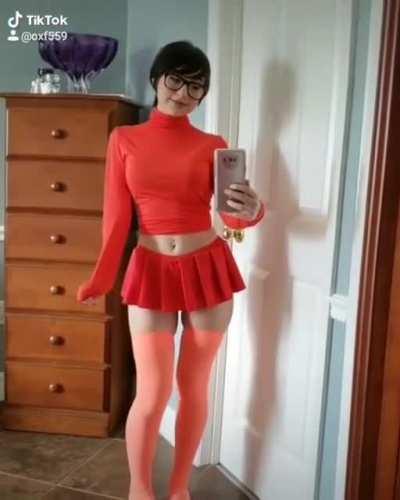 Velma cosplay