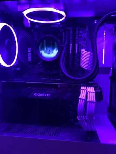 Kraken Z series fun. Loving this aio from NZXT.