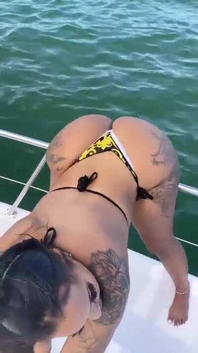 🍑🛥