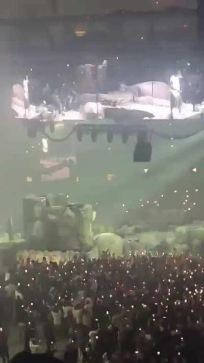 travis brought out carti for his show tonight 