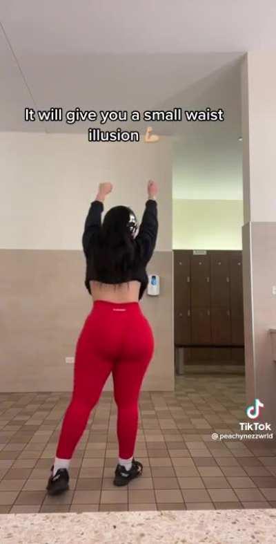 Phat ass in red leggings @Peachynezz7