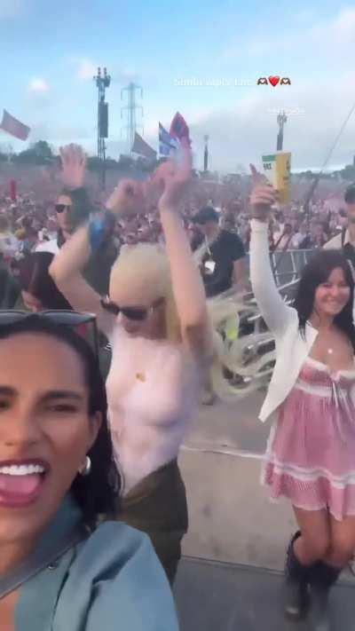 Anya Taylor-Joy dancing in Glastonbury