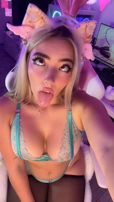 Cum on my face please