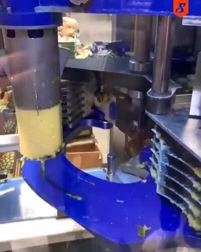 Pineapple slicing machine in Germany