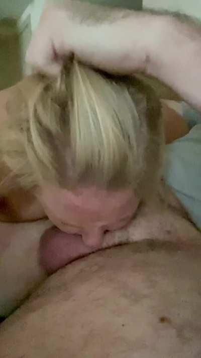 A quick face fuck and a thick load of cum 💦