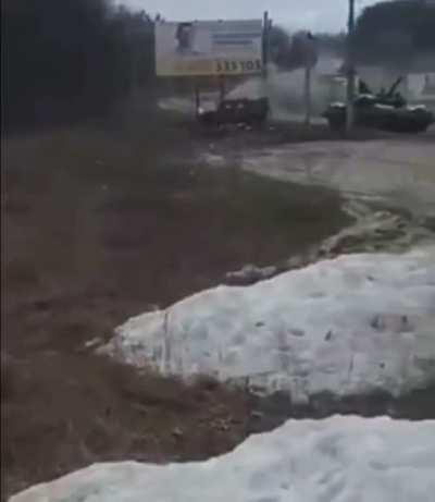 Ukrainian forces using the NLAW against Russian Tank