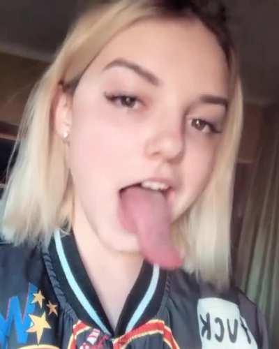 Super Sexy Long Tongue 😛