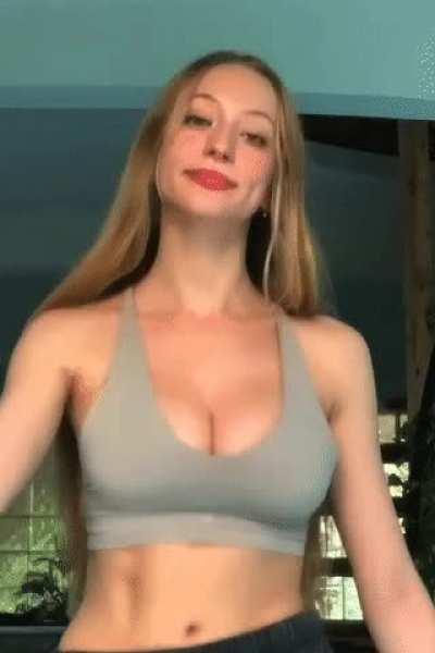 [discord] hakai#8573 feed me sophia diamond while I stroke my cock on cam