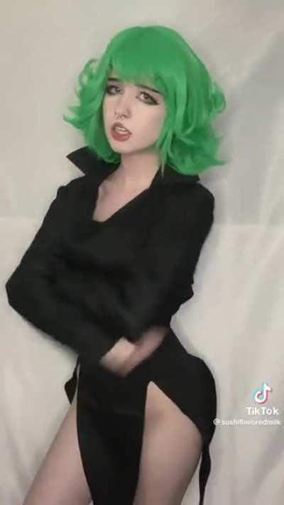 fuck this cosplay is hot