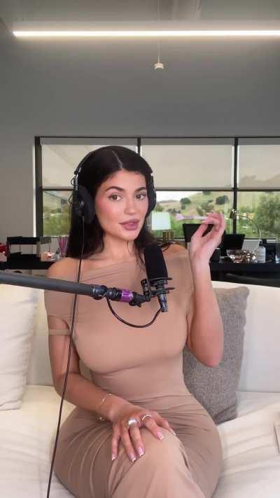 Kylie Jenner ASMR