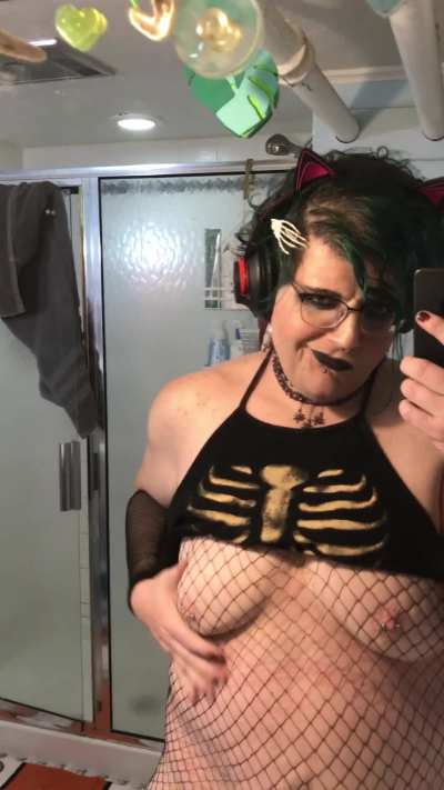 Love on this bbw goth