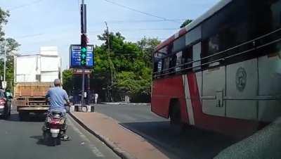 On Twitter an official page claims Hyderabad RTC bus drivers to be one of the better city bus drivers all over India, whilst an article by TOI states neigh. Discuss!