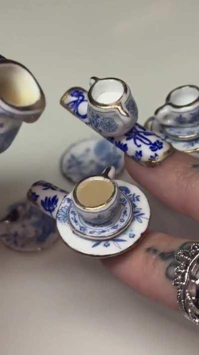 Teacup nails