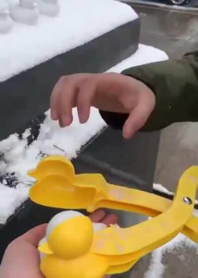 The Snow Duck Maker