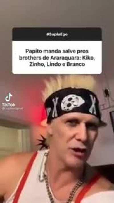 Poxa, não perdoaram nem o Papito...