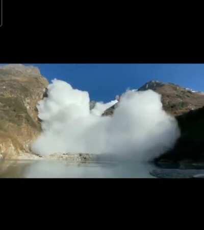 This avalanche in Nepal