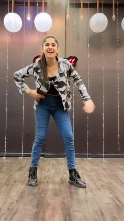 Prachi dance in blue jeans video 2 - March 12, 2022