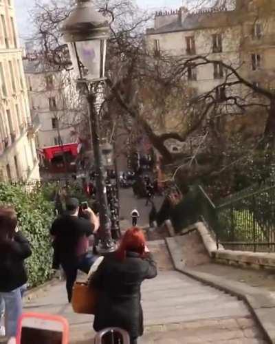 Just casually flying down stairs. (@wibmerfabio on ig)