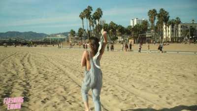 Goofing off with the girls on Venice Beach