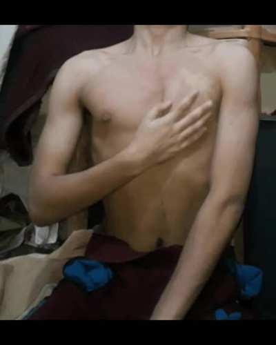 19 years old, from Jordan, I'm top want bottom to suck my tittes and nipples, snàp: Ahmedahmed61546