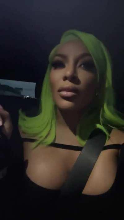 K. Michelle: Cleavage