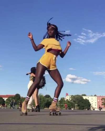 The way this girl skates