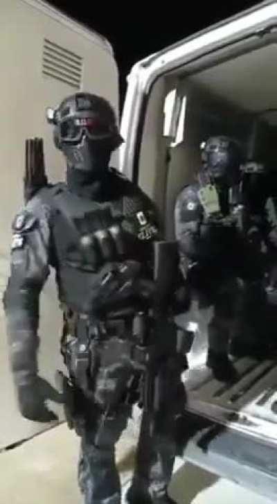 Not special forces. These are members of the CJNG cartel in Mexico, which seem to be well funded.