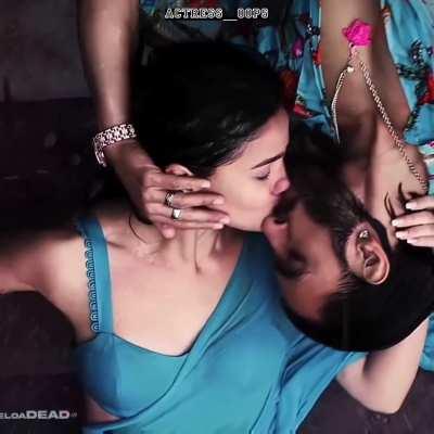 Alia bhatt rain kiss