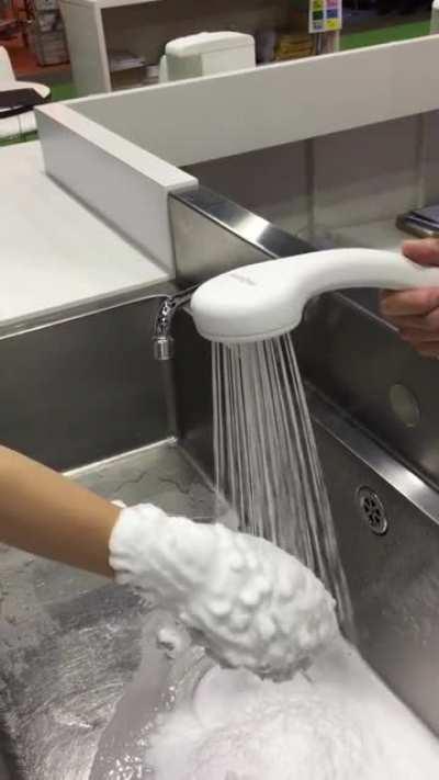 This foam shower device demonstration