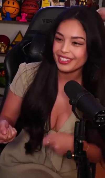 Look at those tits🤤