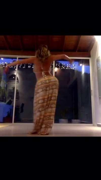 Hot ass Dani Villa belly dancing amazing