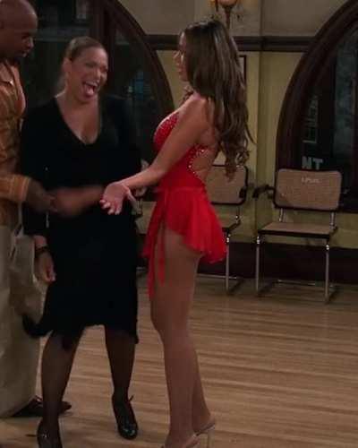 Sofia Vergara's back and front plot from My Wife and Kids (S3E4)