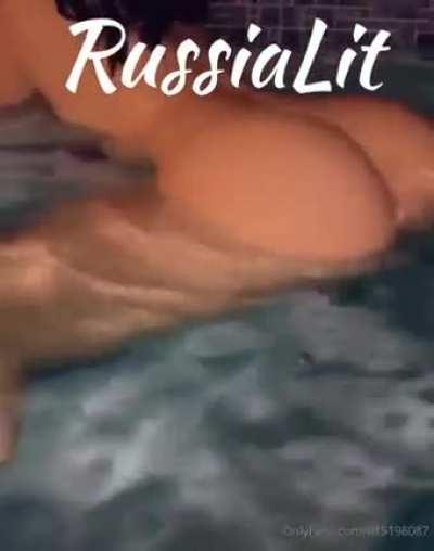 Russia Lit NAKED POOL TWERK!!! - Download FULL ONLY FANS RIP @ UrbanCrocSpot.com/Russia_Lit-OnlyFans