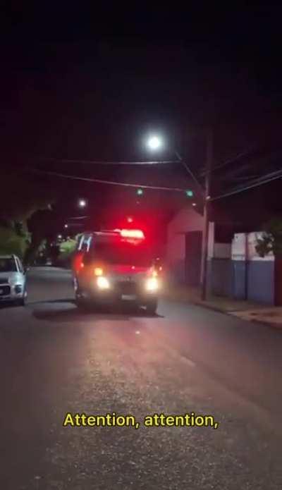 Free vaccination mobile truck in Brazil. Too lazy or occupied to get a second or third shot? Don't worry, we can came to your house doorsteps and help you. The wonders of free healthcare!