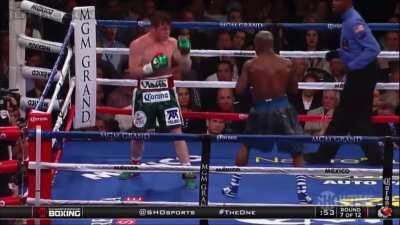 Floyd Mayweather evades 4 punches in 1 second from a young Canelo, then goes on the attack.