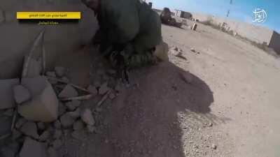 Syrian Hezbollah fighters are cornered and killed by ISIS militants in Abu Kamal (November 2017)