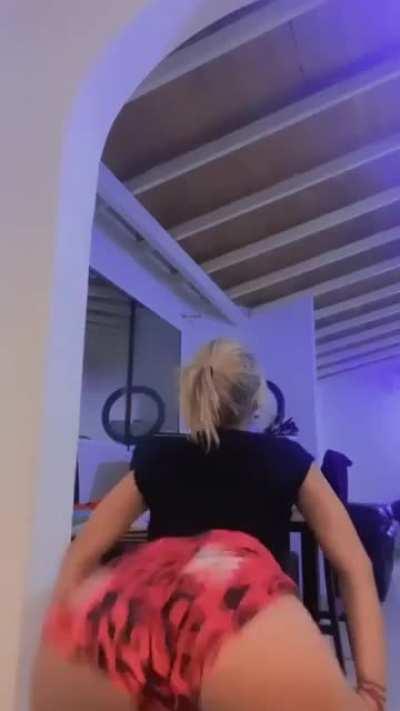 🍑🍑