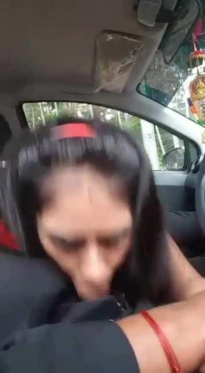 Hot bhabhi sucking dick in car💦💦