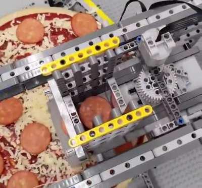 Man builds a ‘pizza factory’ with Lego.