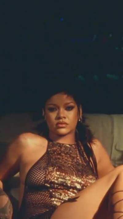 🔥 Wow : Rihanna [REDD.TUBE]