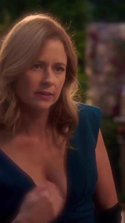 Jenna Fischer's Sexy Milf Cleavage Compilation