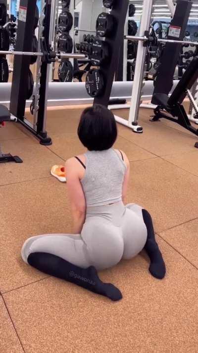 Imagine her booty cheeks flex on your lap