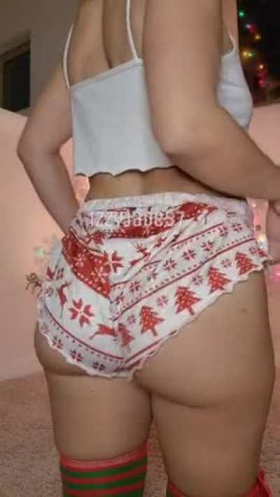 christmas may be over but I'd still love it if you pounded my milf ass underneath this tree