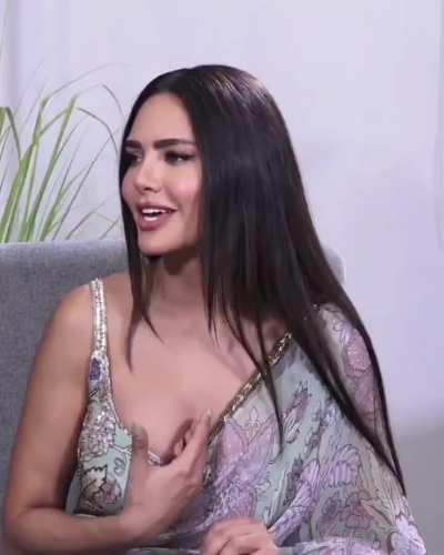 Esha Gupta flaunting her dusky boobs for Aashram 3 promotion