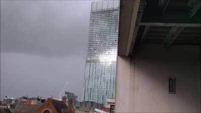 Beetham Tower humming in the wind