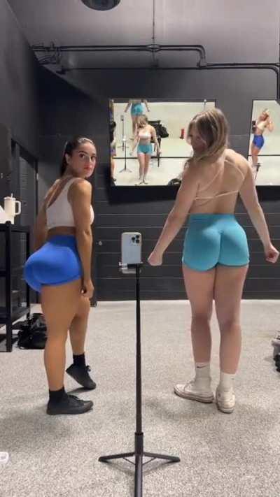 Tiana Destinee (@tianadestinee) & Amanda Okolisan (@amandaofitness)