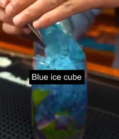 Dude makes drinks with crazy skill