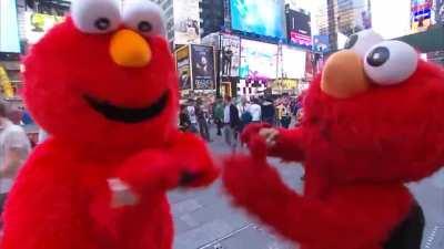 triumph the insult comic dog as elmo