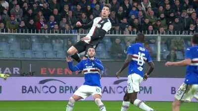 Cristiano Ronaldo’s insane jump for a headed goal. For reference, the defender right next to him is over 6ft tall.